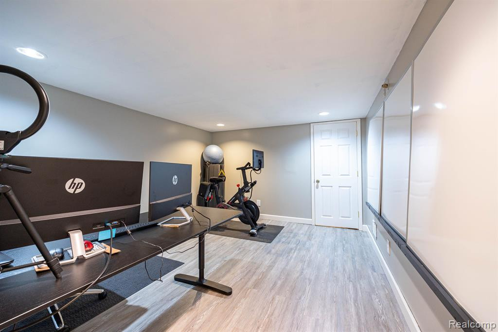 17408 N LUCILLE Circle, New Boston, MI 48164 — Photo 32