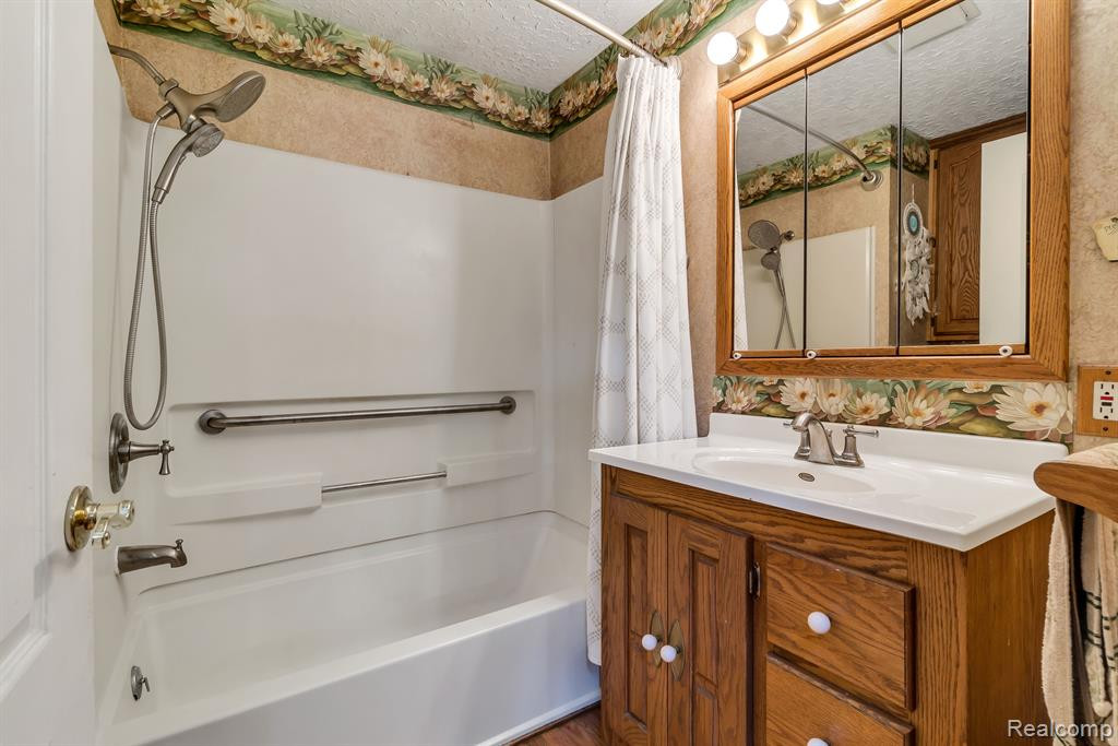 3854 Peet Road, New Lothrop, MI 48460 — Photo 18