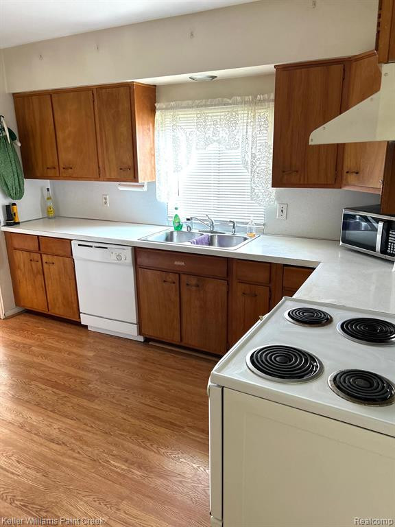 530 N WALKER Street, Capac, MI 48014 — Photo 7