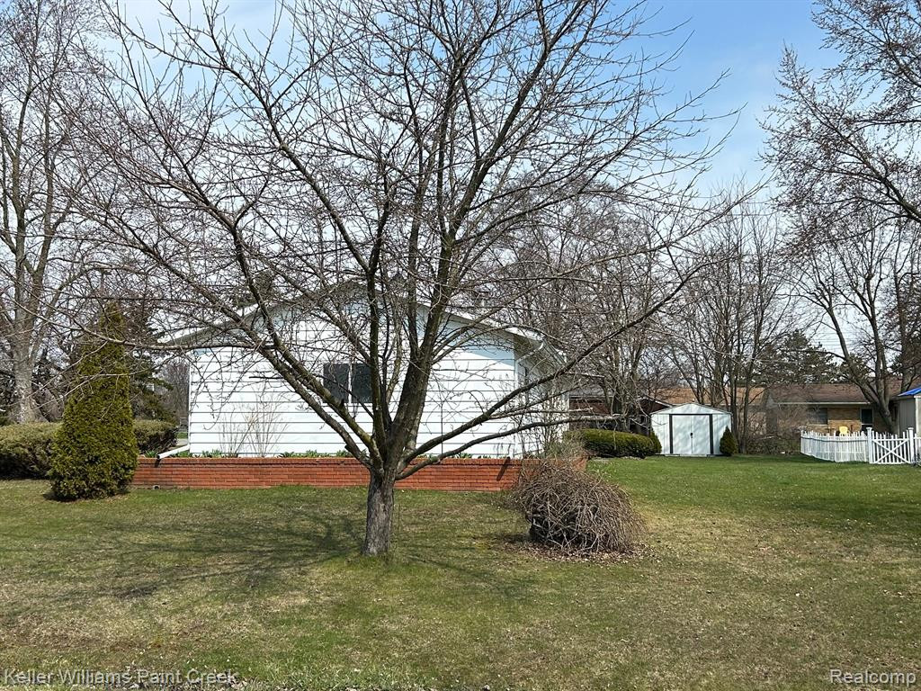 530 N WALKER Street, Capac, MI 48014 — Photo 15