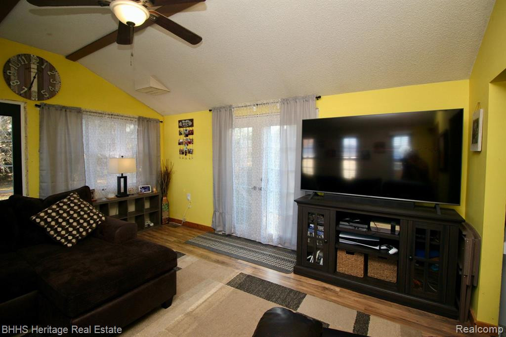 20040 W HARRIS Road, Elsie, MI 48831 — Photo 4