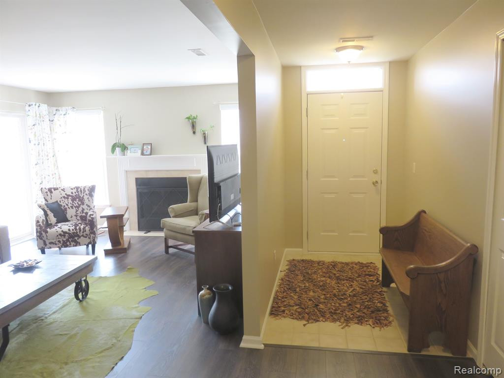 5584 PINE AIRES Drive, Sterling Heights, MI 48314 — Photo 3