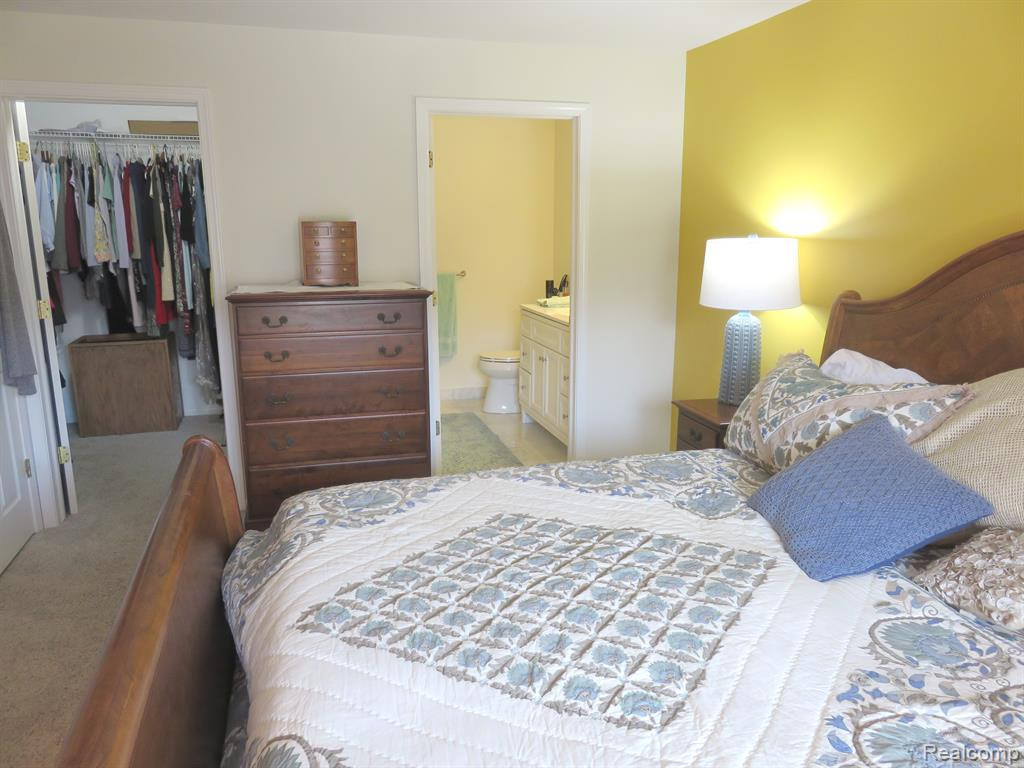 5584 PINE AIRES Drive, Sterling Heights, MI 48314 — Photo 14