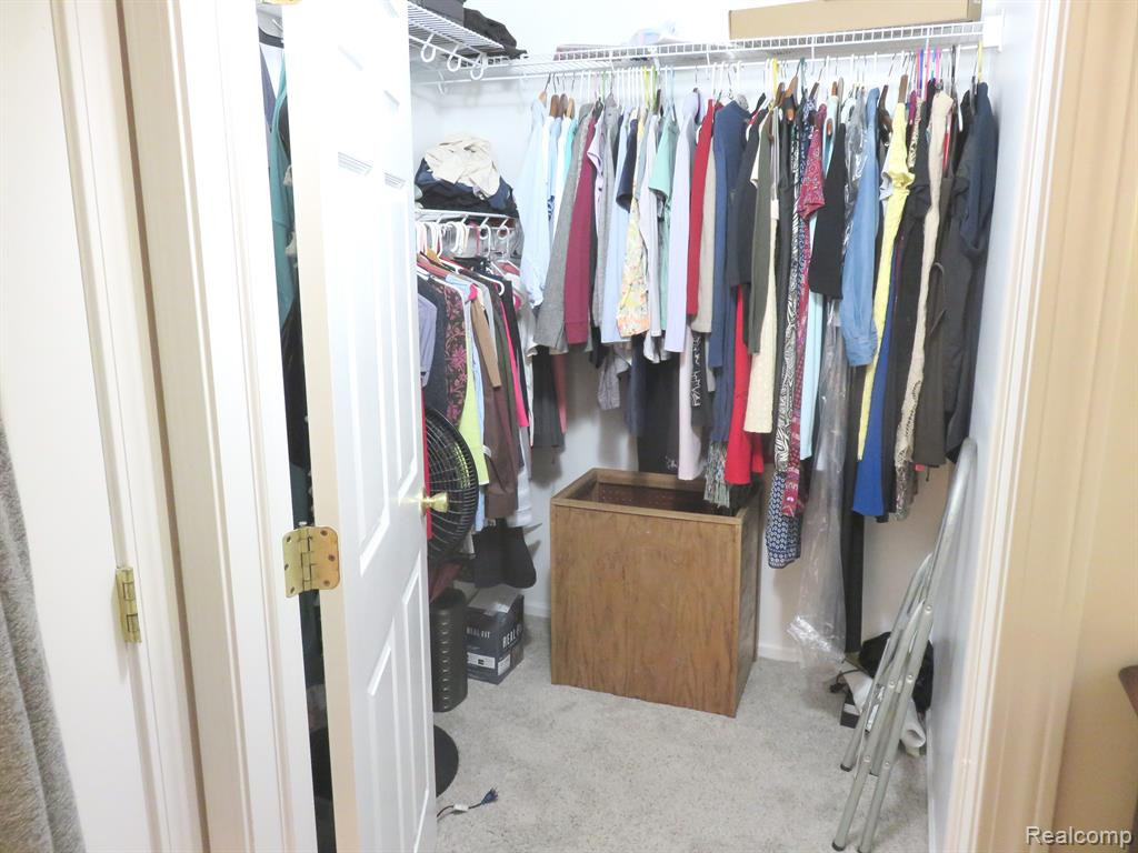 5584 PINE AIRES Drive, Sterling Heights, MI 48314 — Photo 15