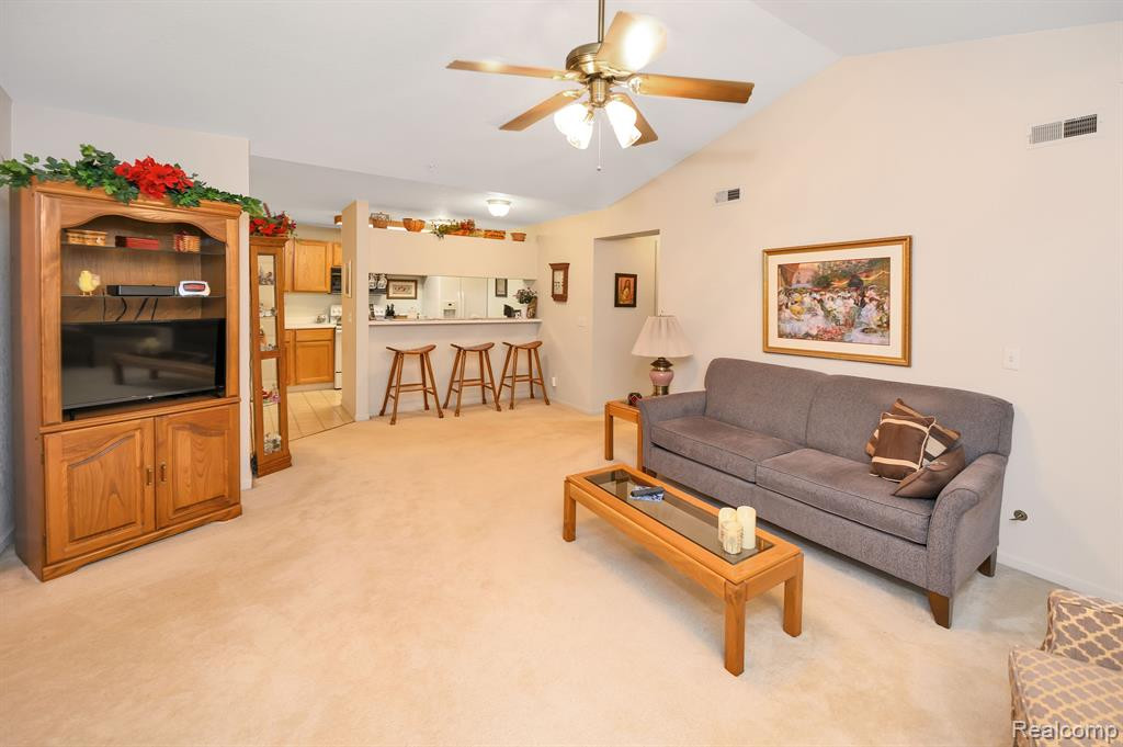 1135 CURZON Court, 203, Howell, MI 48843 — Photo 9