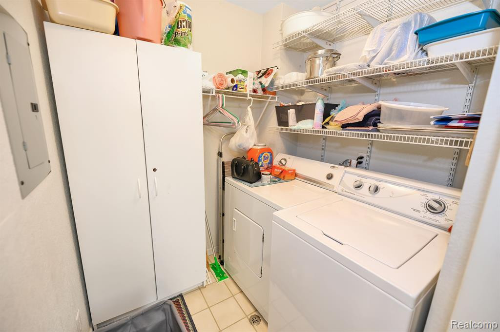 1135 CURZON Court, 203, Howell, MI 48843 — Photo 13