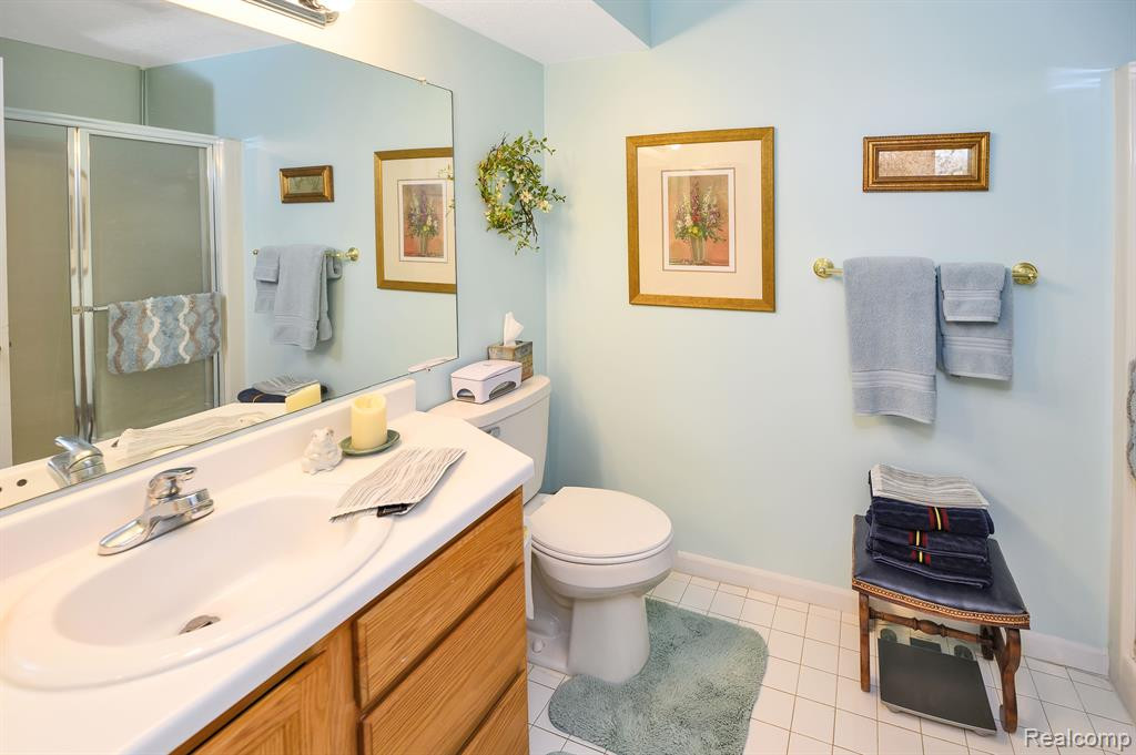 1135 CURZON Court, 203, Howell, MI 48843 — Photo 16