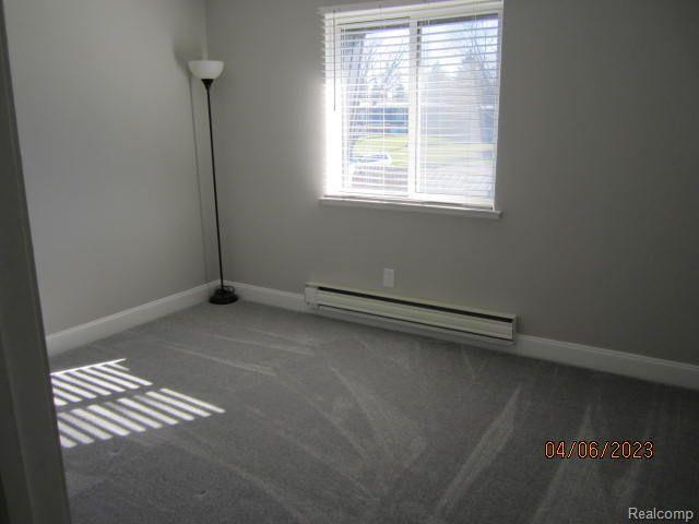 1866 COLONIAL VILLAGE Way, 4, Waterford, MI 48328 — Photo 2