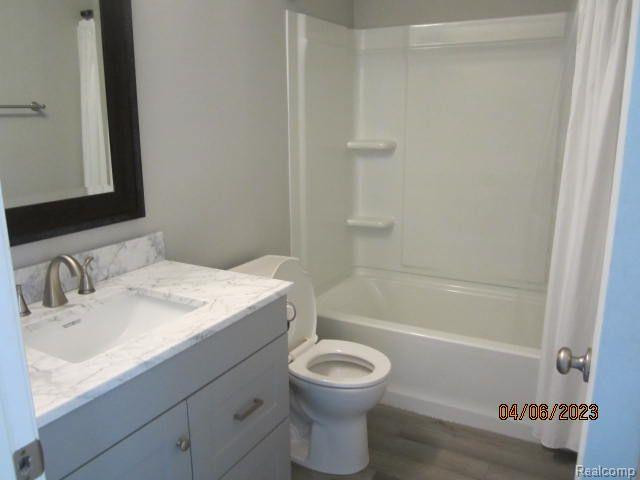 1866 COLONIAL VILLAGE Way, 4, Waterford, MI 48328 — Photo 4