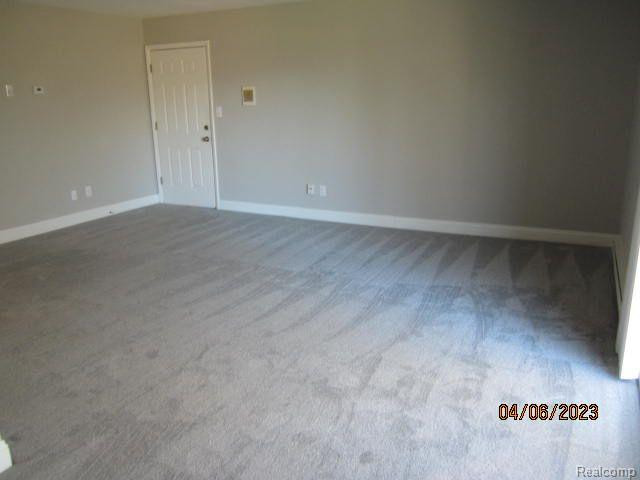 1866 COLONIAL VILLAGE Way, 4, Waterford, MI 48328 — Photo 11