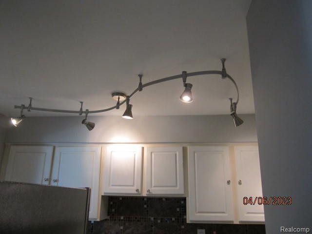 1866 COLONIAL VILLAGE Way, 4, Waterford, MI 48328 — Photo 12