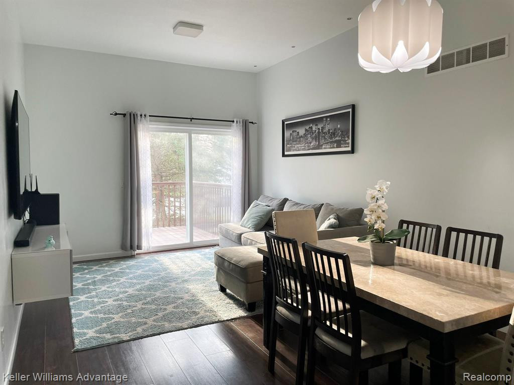 601 RAVENCREST Lane, Westland, MI — Photo 4