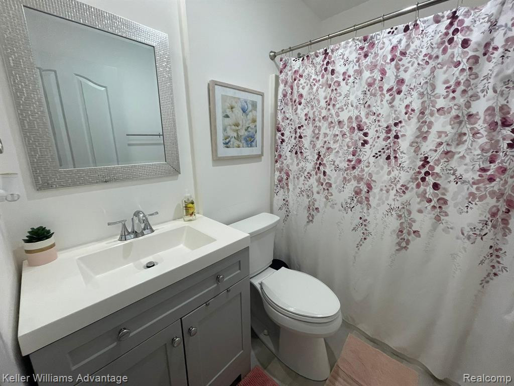 601 RAVENCREST Lane, Westland, MI — Photo 15