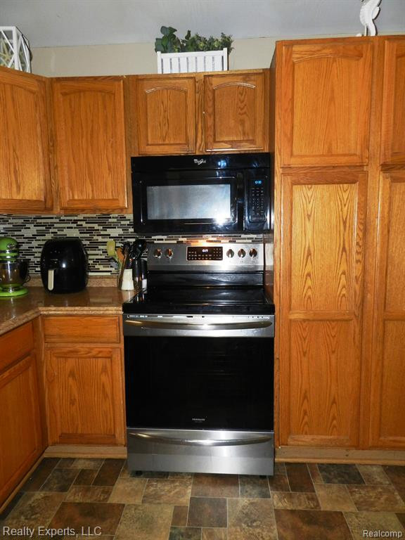 5980 HUNTINGTON Drive, Ypsilanti, MI 48197 — Photo 11