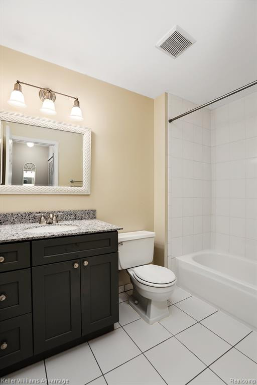 38086 CAROLON Boulevard, Westland, MI — Photo 9