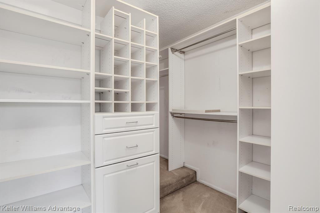 38086 CAROLON Boulevard, Westland, MI — Photo 13