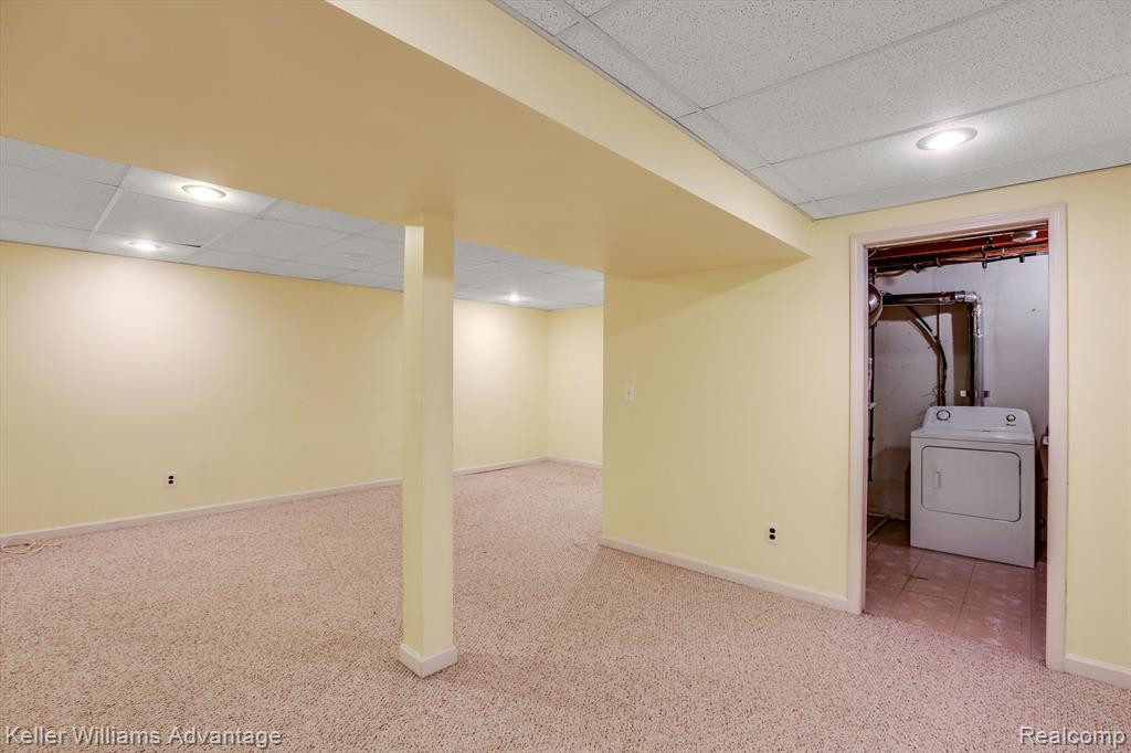 38086 CAROLON Boulevard, Westland, MI — Photo 16