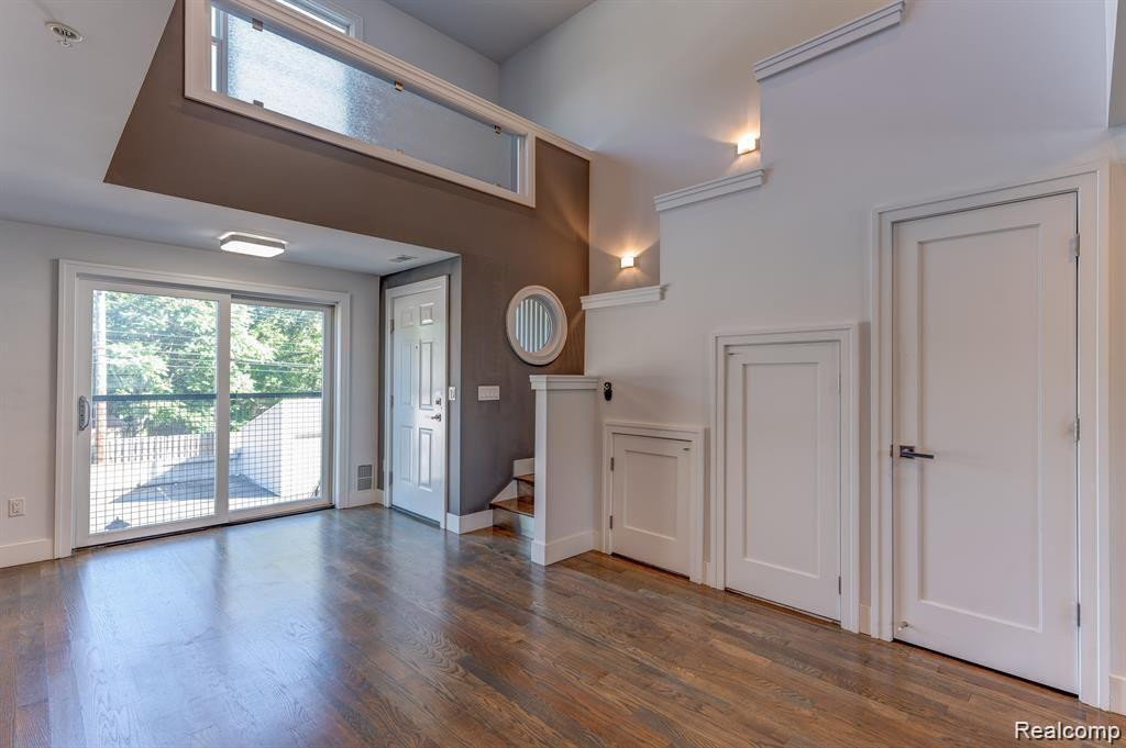 638 W 11 MILE Road, Royal Oak, MI 48067 — Photo 3