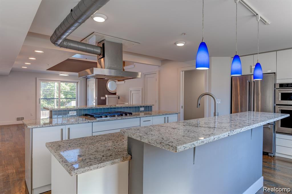638 W 11 MILE Road, Royal Oak, MI 48067 — Photo 12