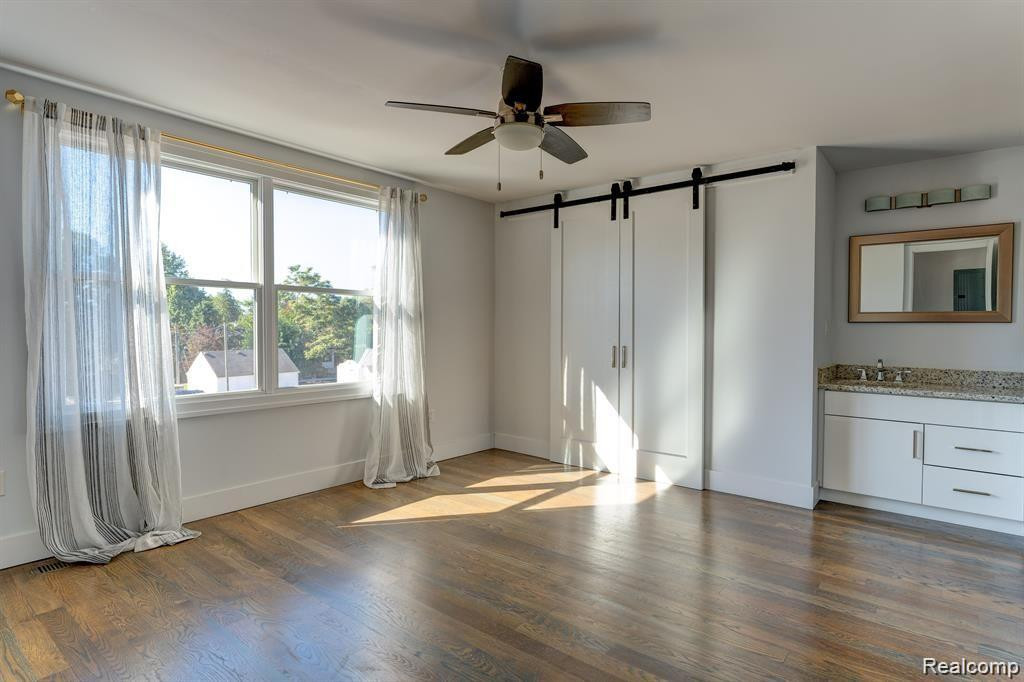 638 W 11 MILE Road, Royal Oak, MI 48067 — Photo 15