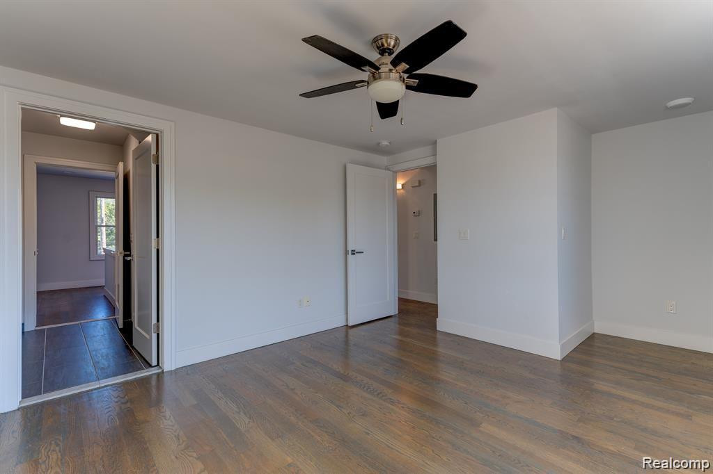 638 W 11 MILE Road, Royal Oak, MI 48067 — Photo 16