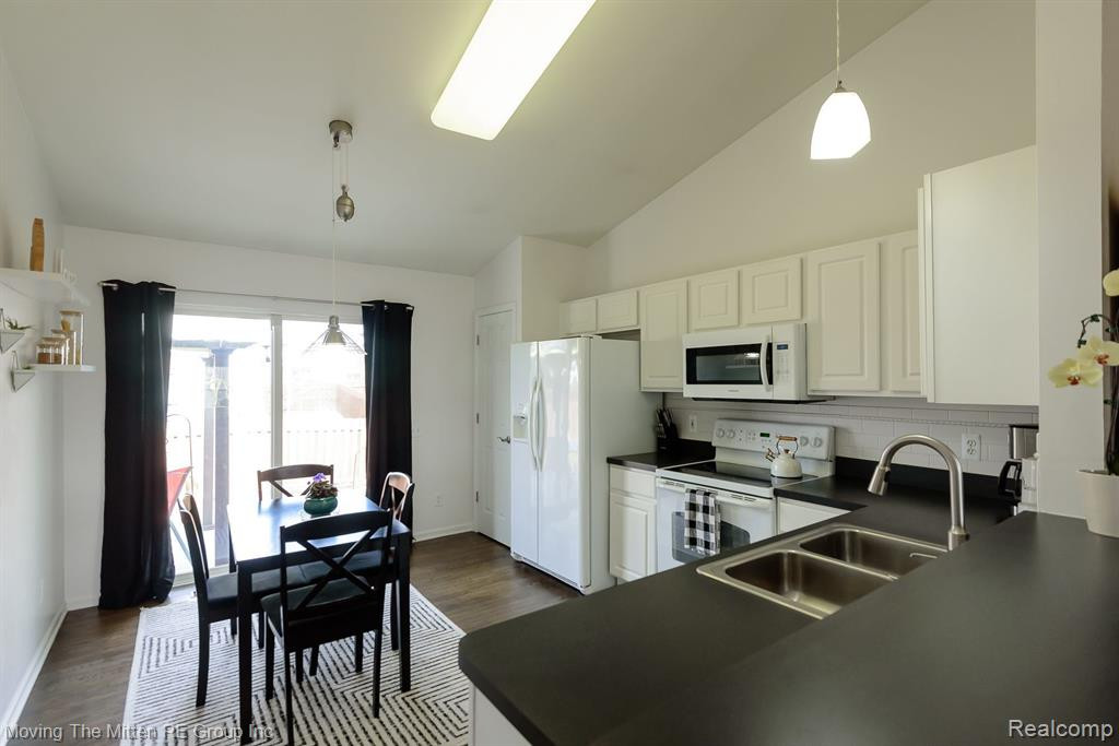 6261 MAPLEHURST Drive, Ypsilanti, MI 48197 — Photo 4