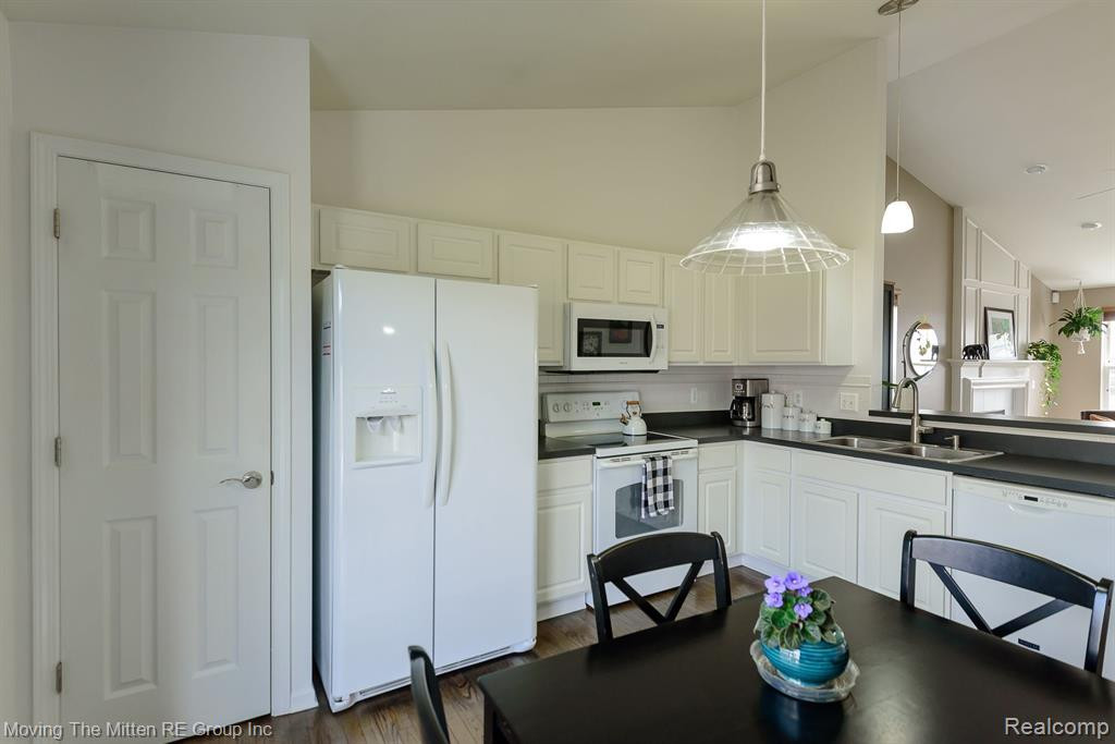 6261 MAPLEHURST Drive, Ypsilanti, MI 48197 — Photo 25
