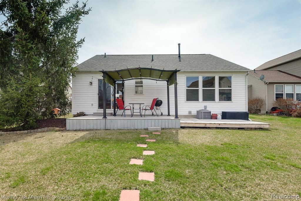 6261 MAPLEHURST Drive, Ypsilanti, MI 48197 — Photo 45