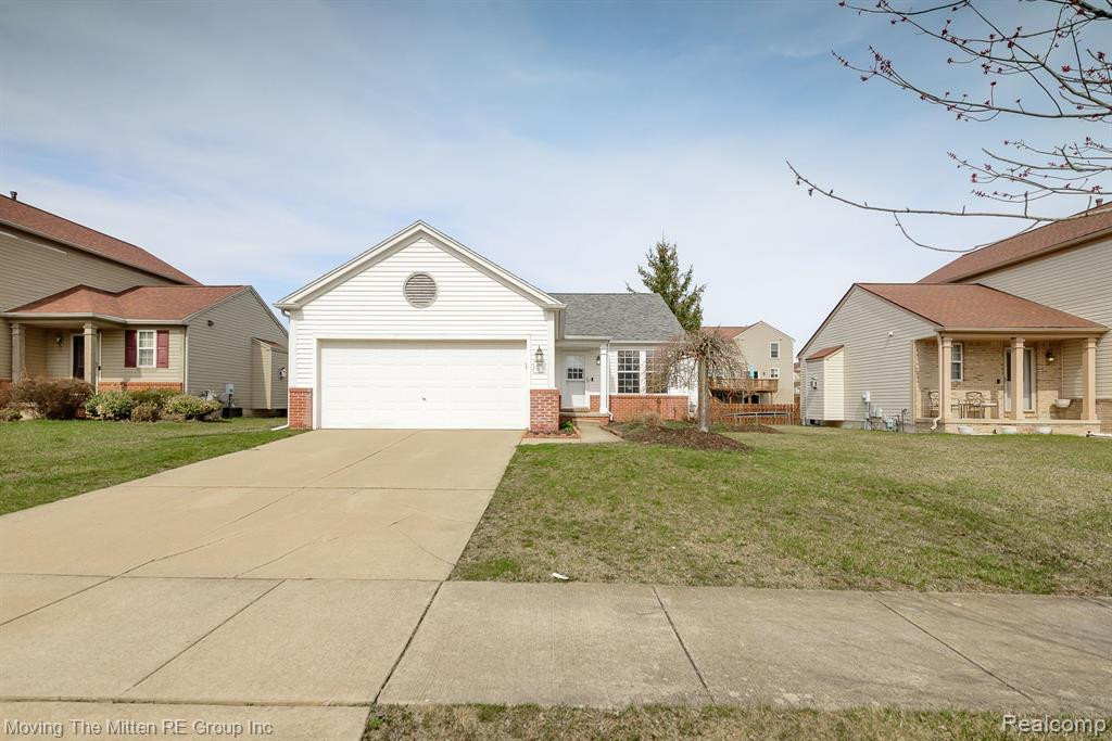 6261 MAPLEHURST Drive, Ypsilanti, MI 48197 — Photo 47