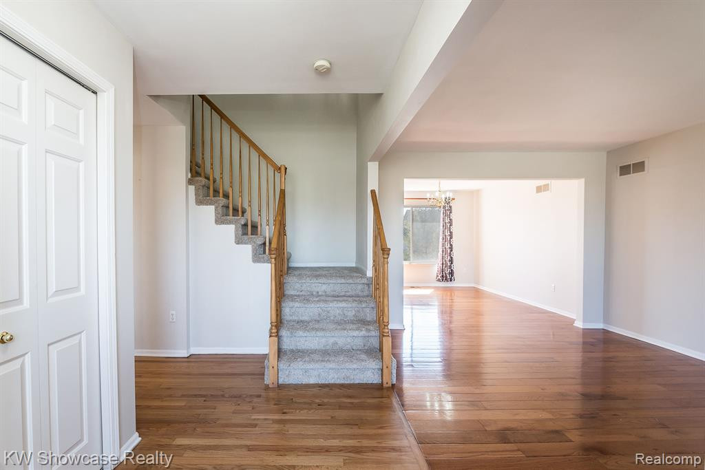 4800 WILLINGHAM Court, Ypsilanti, MI 48197 — Photo 5