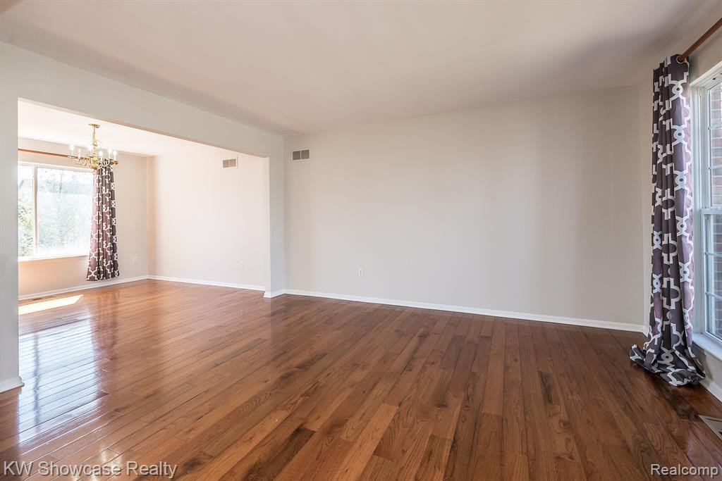 4800 WILLINGHAM Court, Ypsilanti, MI 48197 — Photo 6