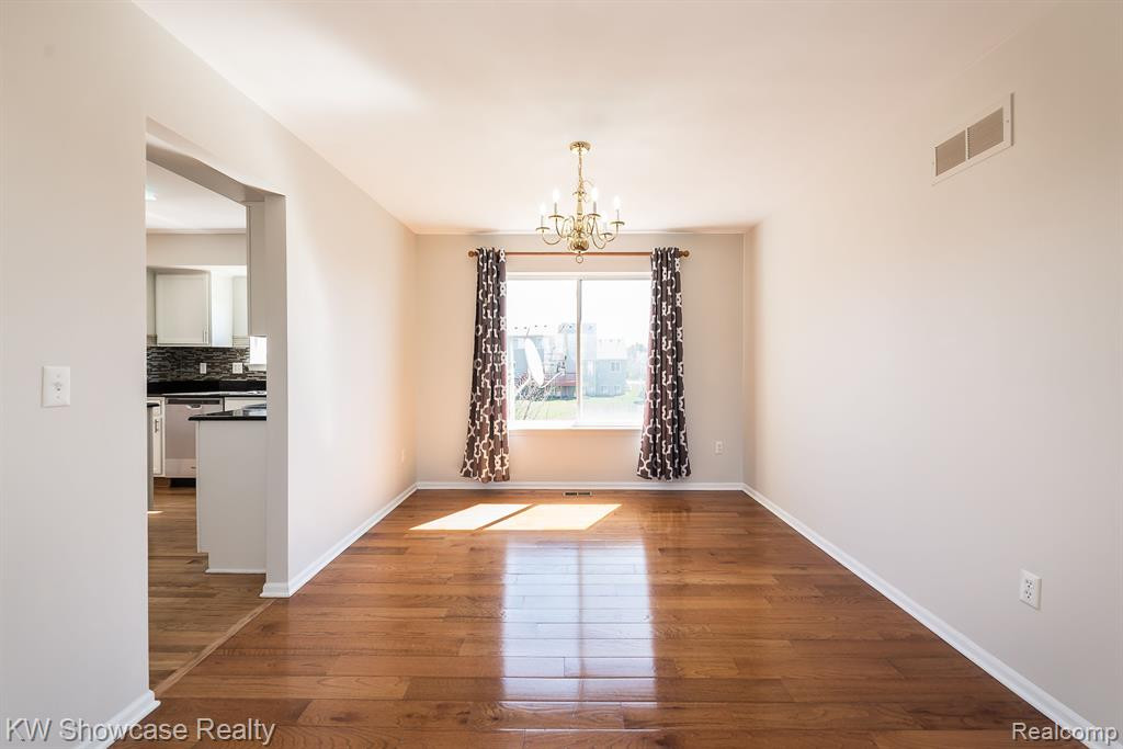 4800 WILLINGHAM Court, Ypsilanti, MI 48197 — Photo 9