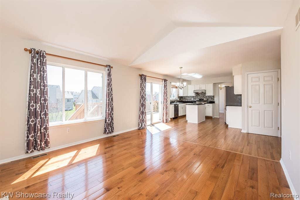 4800 WILLINGHAM Court, Ypsilanti, MI 48197 — Photo 16
