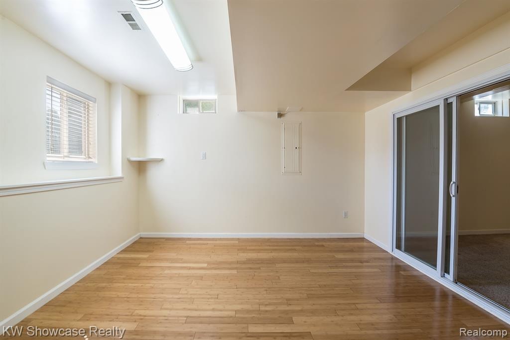 4800 WILLINGHAM Court, Ypsilanti, MI 48197 — Photo 37