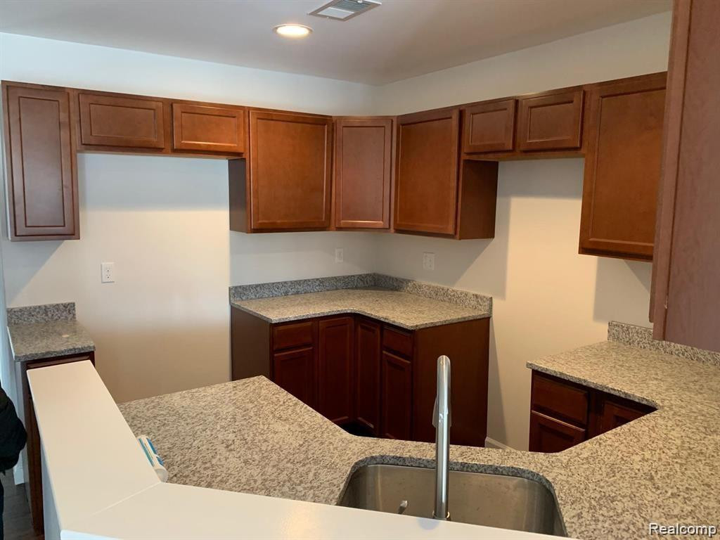 412 LEGATO Drive, Walled Lake, MI 48390 — Photo 2