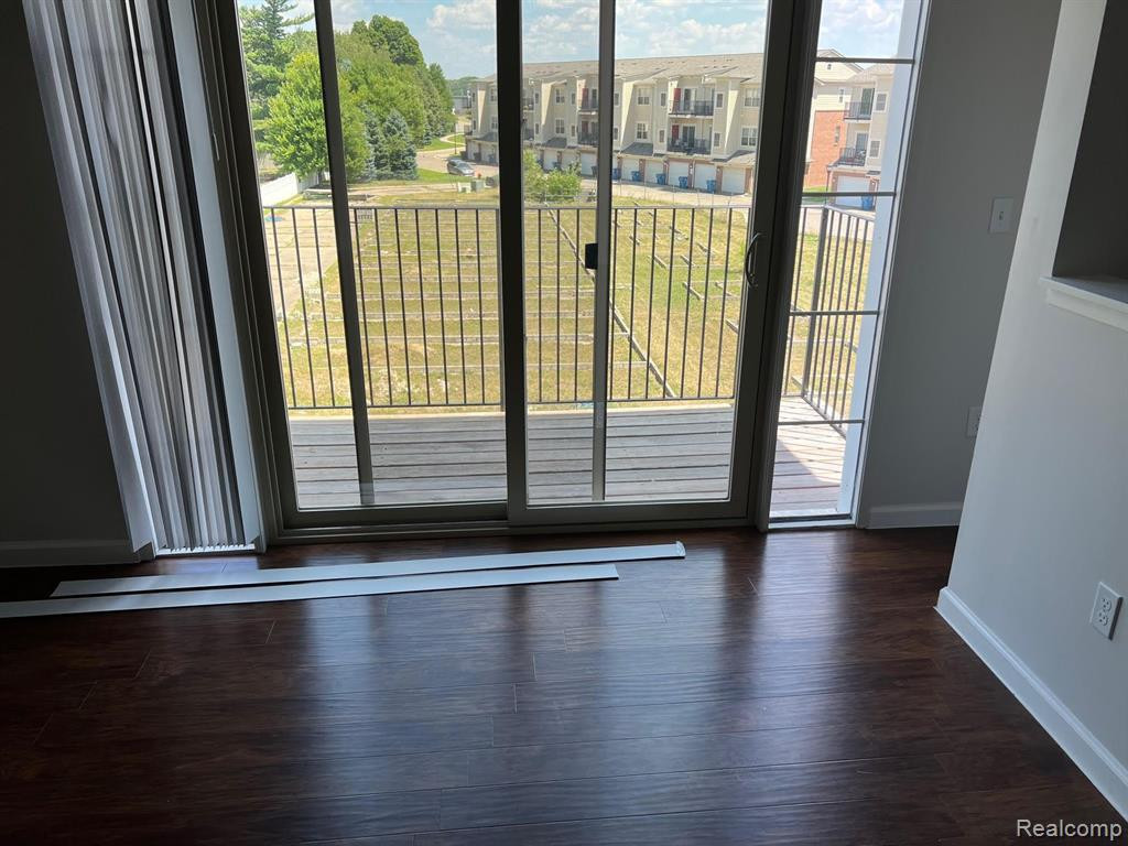 412 LEGATO Drive, Walled Lake, MI 48390 — Photo 5