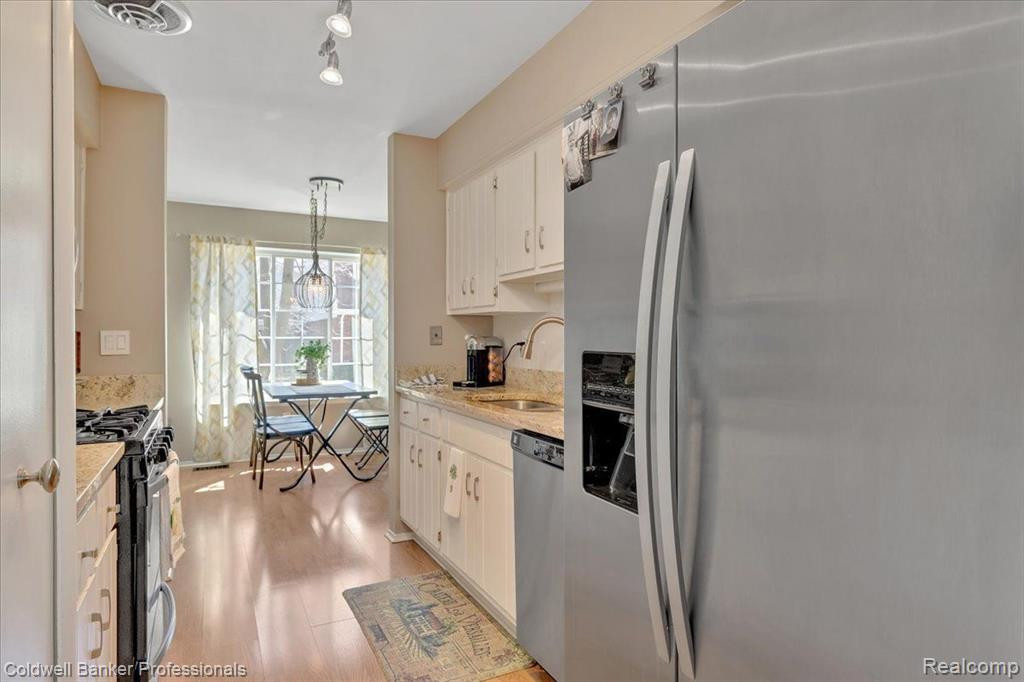 1902 WICKHAM Street, Royal Oak, MI 48073 — Photo 11