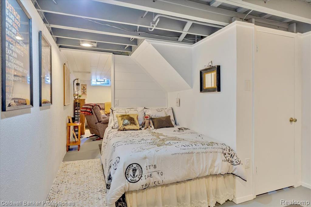 1902 WICKHAM Street, Royal Oak, MI 48073 — Photo 23