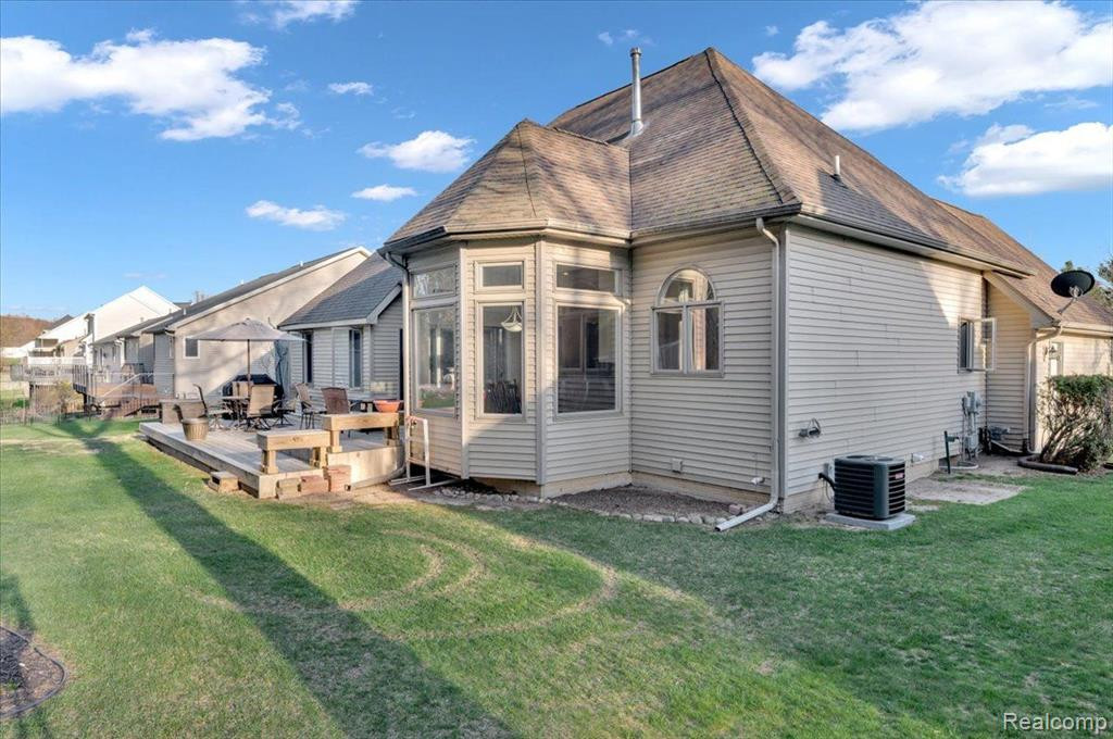 96 JAMESTOWN Drive, Metamora, MI 48455 — Photo 3