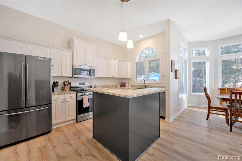 96 JAMESTOWN Drive, Metamora, MI 48455 — Photo 15