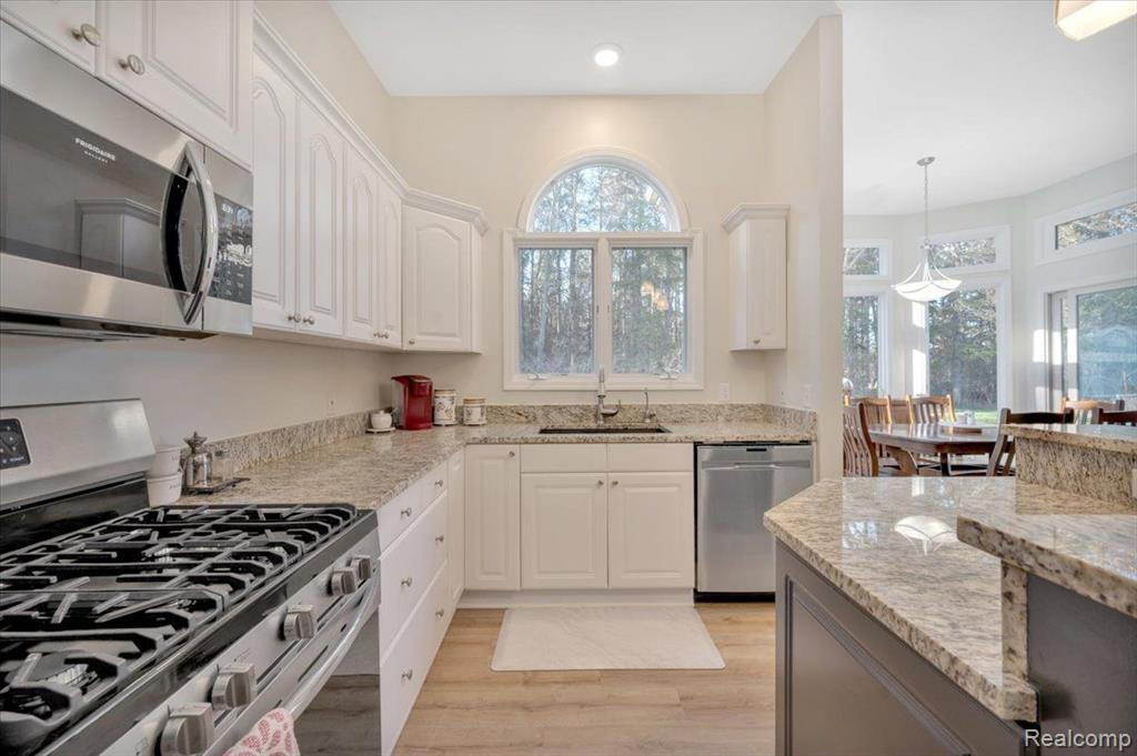 96 JAMESTOWN Drive, Metamora, MI 48455 — Photo 16