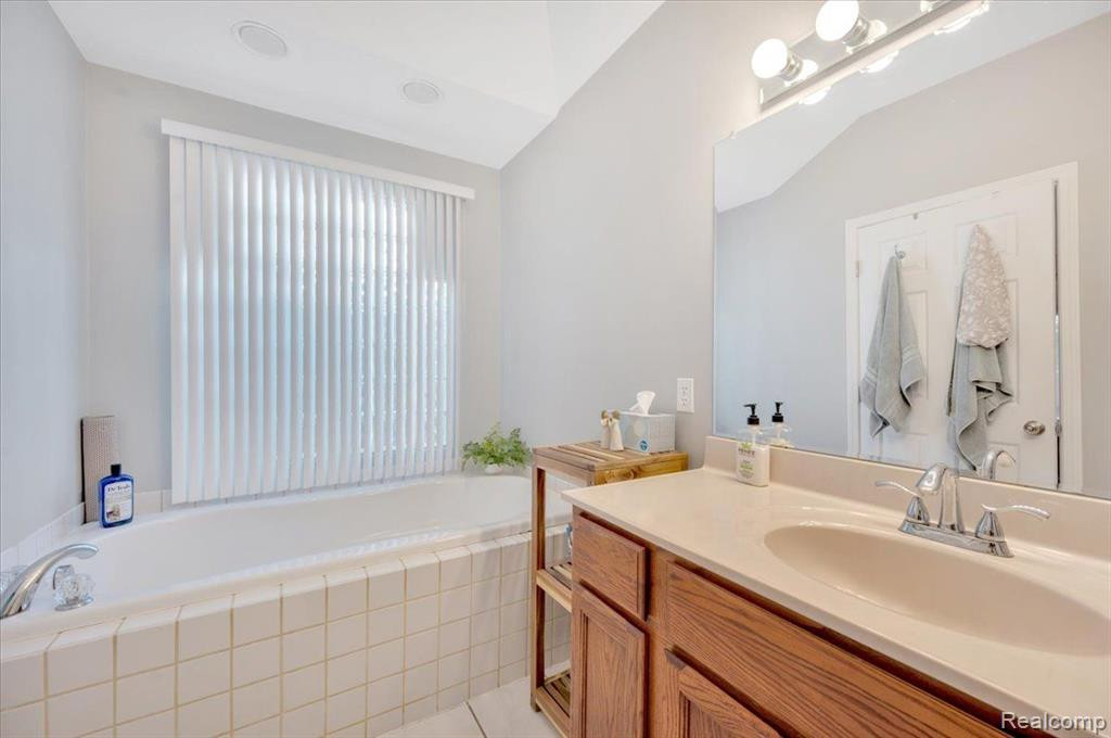 96 JAMESTOWN Drive, Metamora, MI 48455 — Photo 19