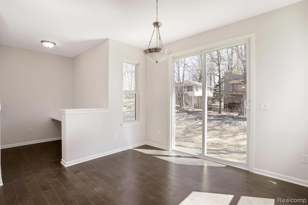 214 SINGH Boulevard, South Lyon, MI 48178 — Photo 20