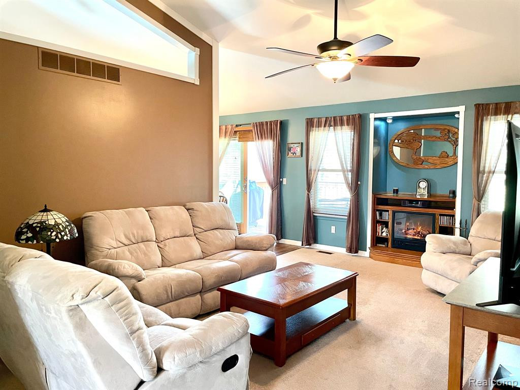 6911 DEERHURST Drive, 97, Westland, MI — Photo 4