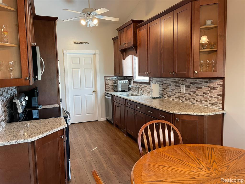 6911 DEERHURST Drive, 97, Westland, MI — Photo 7