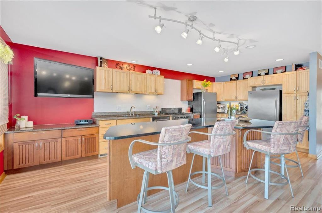 565 CENTRAL Drive, Lake Orion, MI 48362 — Photo 14