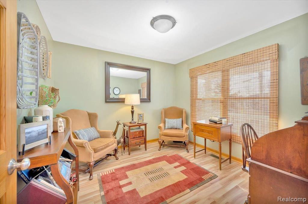 565 CENTRAL Drive, Lake Orion, MI 48362 — Photo 20