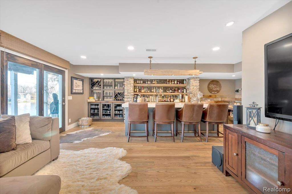 565 CENTRAL Drive, Lake Orion, MI 48362 — Photo 32