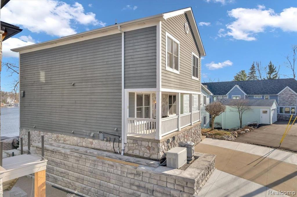 565 CENTRAL Drive, Lake Orion, MI 48362 — Photo 49
