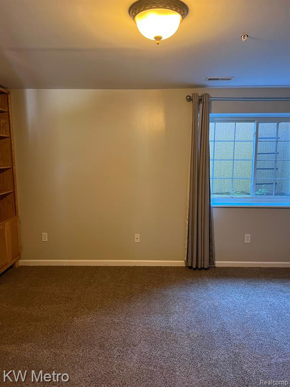 123 E BAY Drive, Walled Lake, MI 48390 — Photo 13